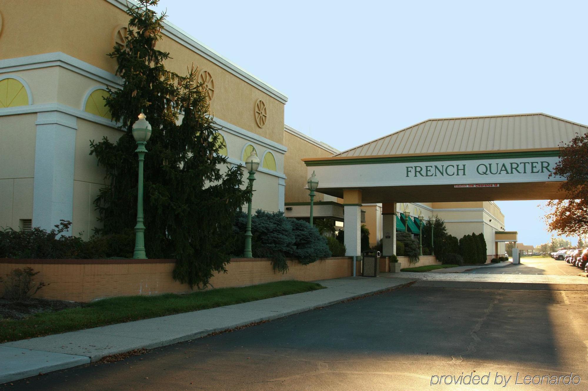 Holiday Inn Perrysburg French Quarter Exterior photo