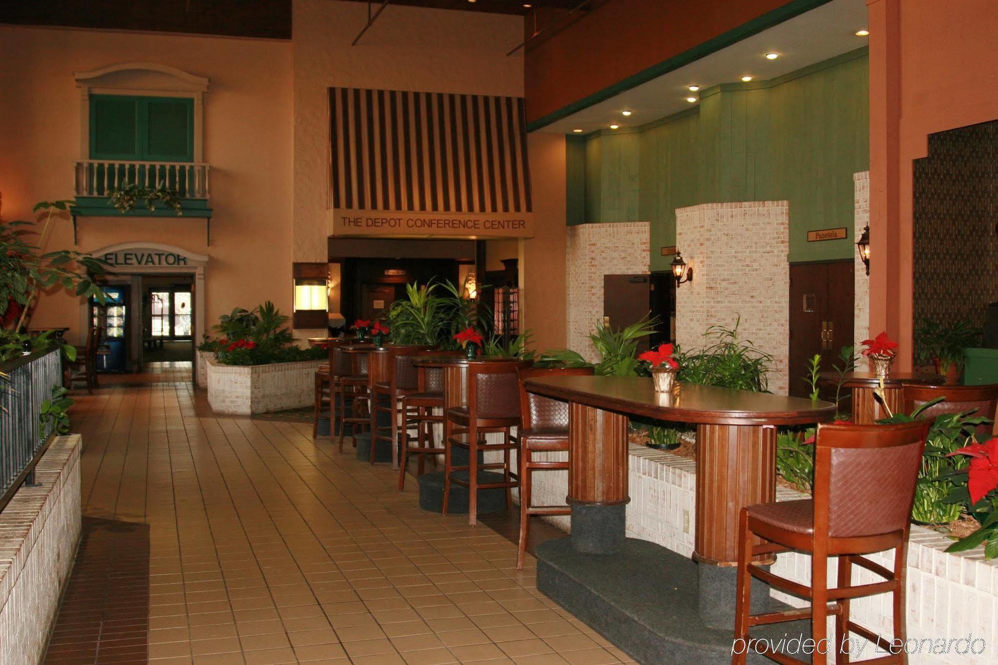Holiday Inn Perrysburg French Quarter Restaurant photo